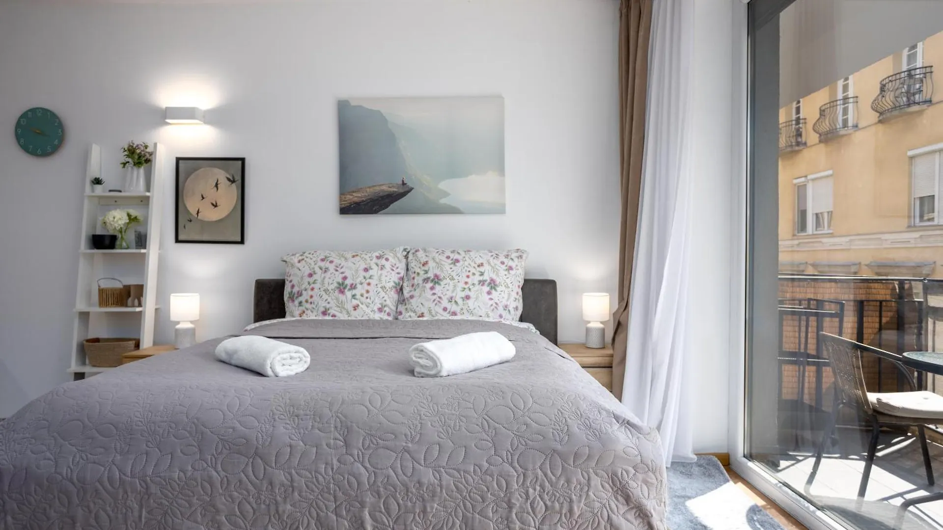 Lejlighed Vivid Studio With Balcony With Free Private Parking Budapest