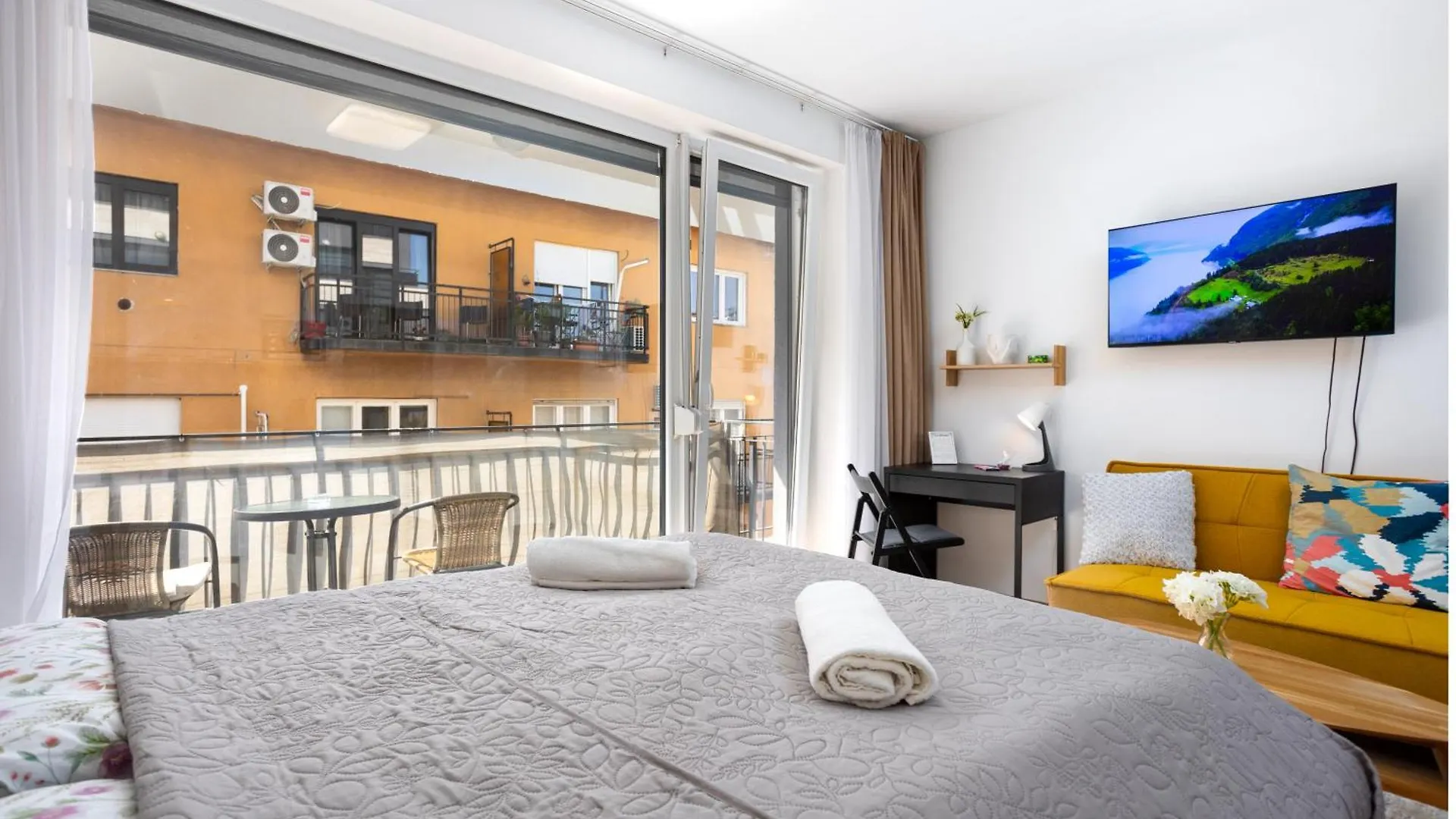 Vivid Studio With Balcony With Free Private Parking Budapest 0*,  Ungarn