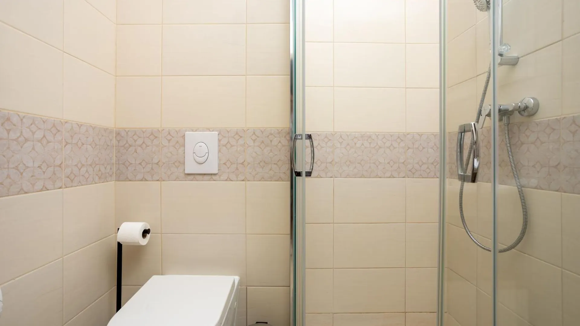 Vivid Studio With Balcony With Free Private Parking Budapest 0*,  Ungarn